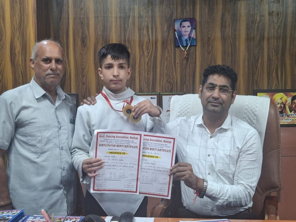 तलवारबाजी में छाया आकाशदीप दुहन साइंस इंस्टीट्यूट का छात्र